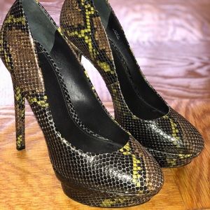 💯B Brian Atwood platform pump